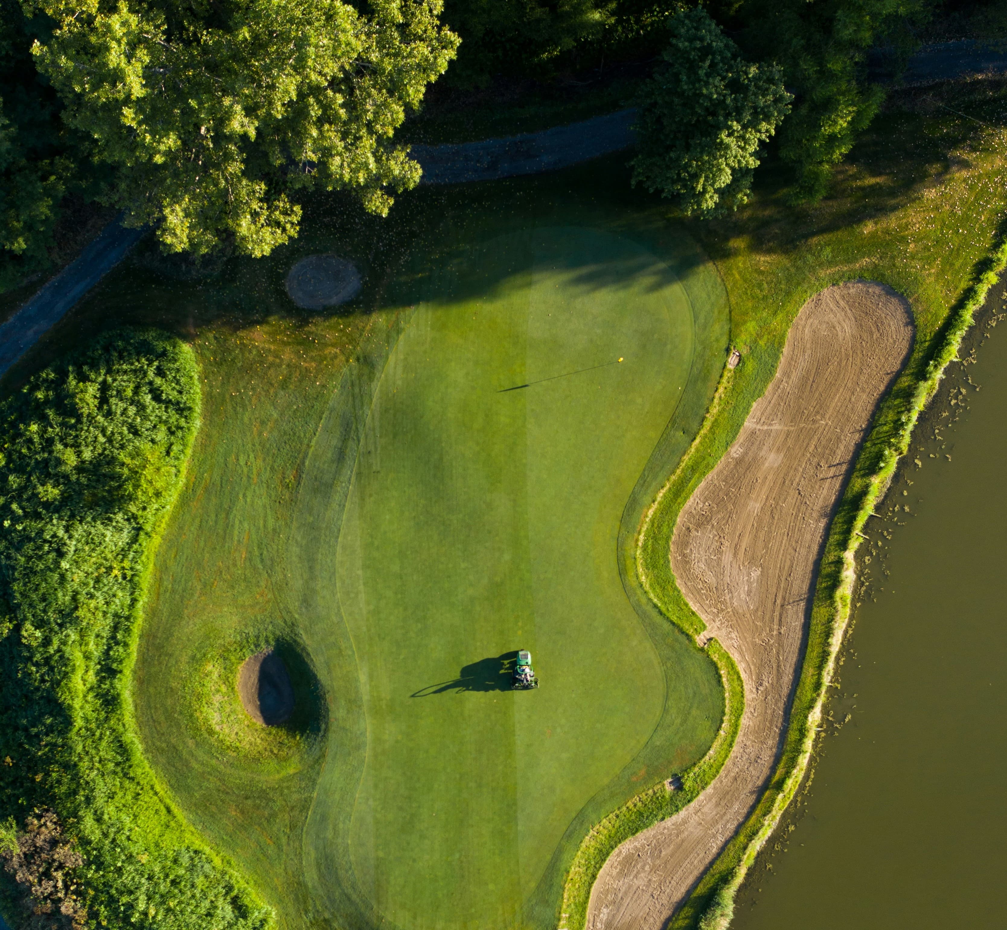 Golfing Green